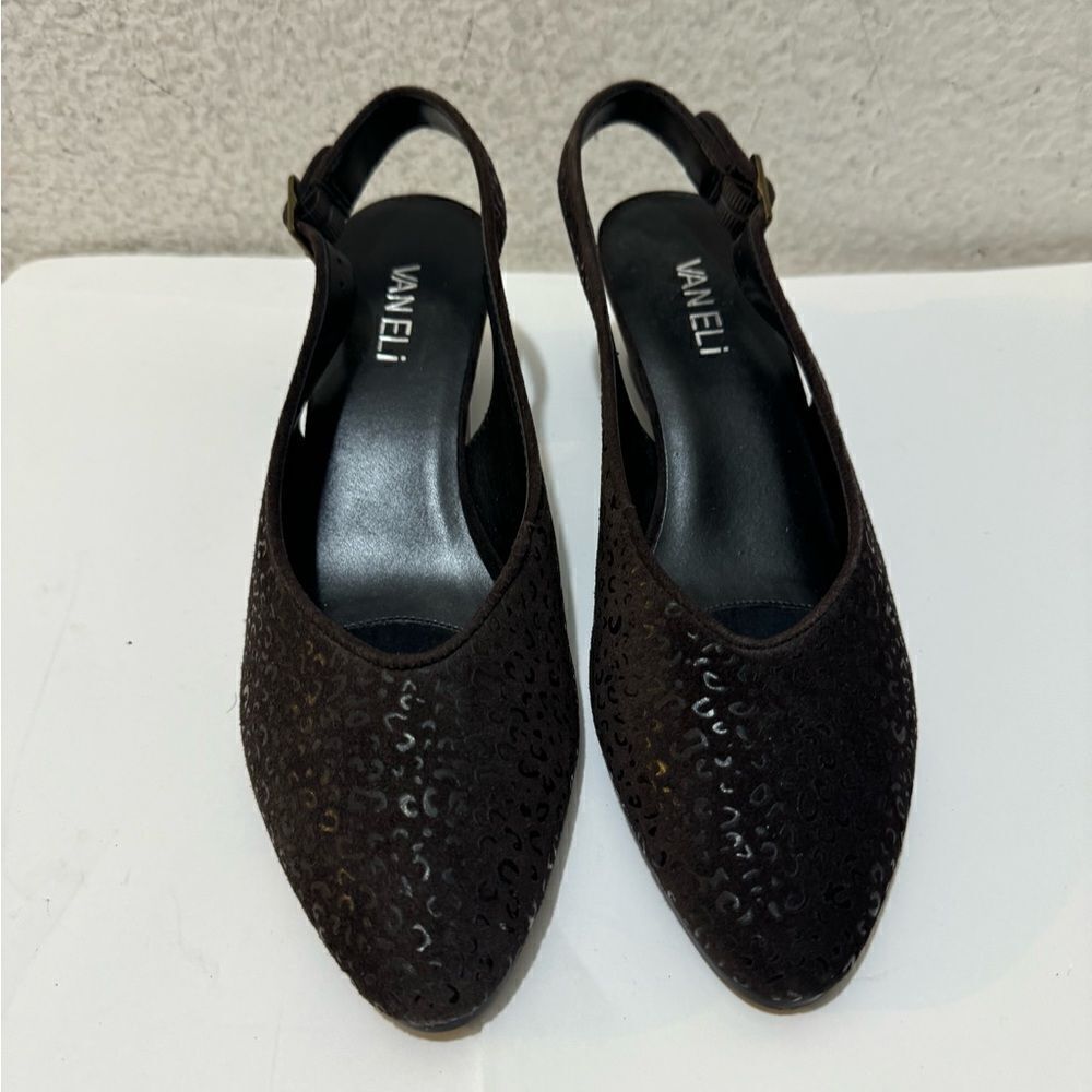 Vaneli Kandis on dark Brown Leopard Print Slingbacks size 7N